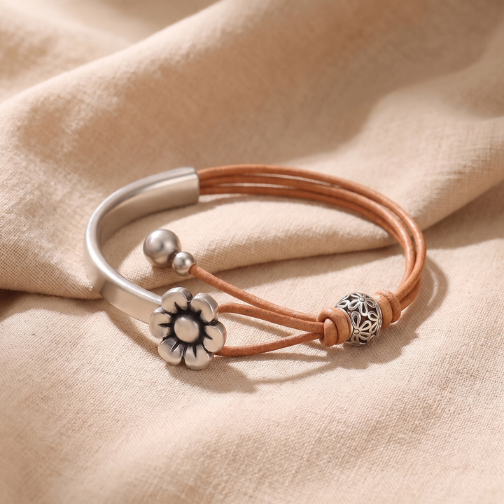 FLORENCE | DAISY CHARM LEATHER CUFF BRACELET