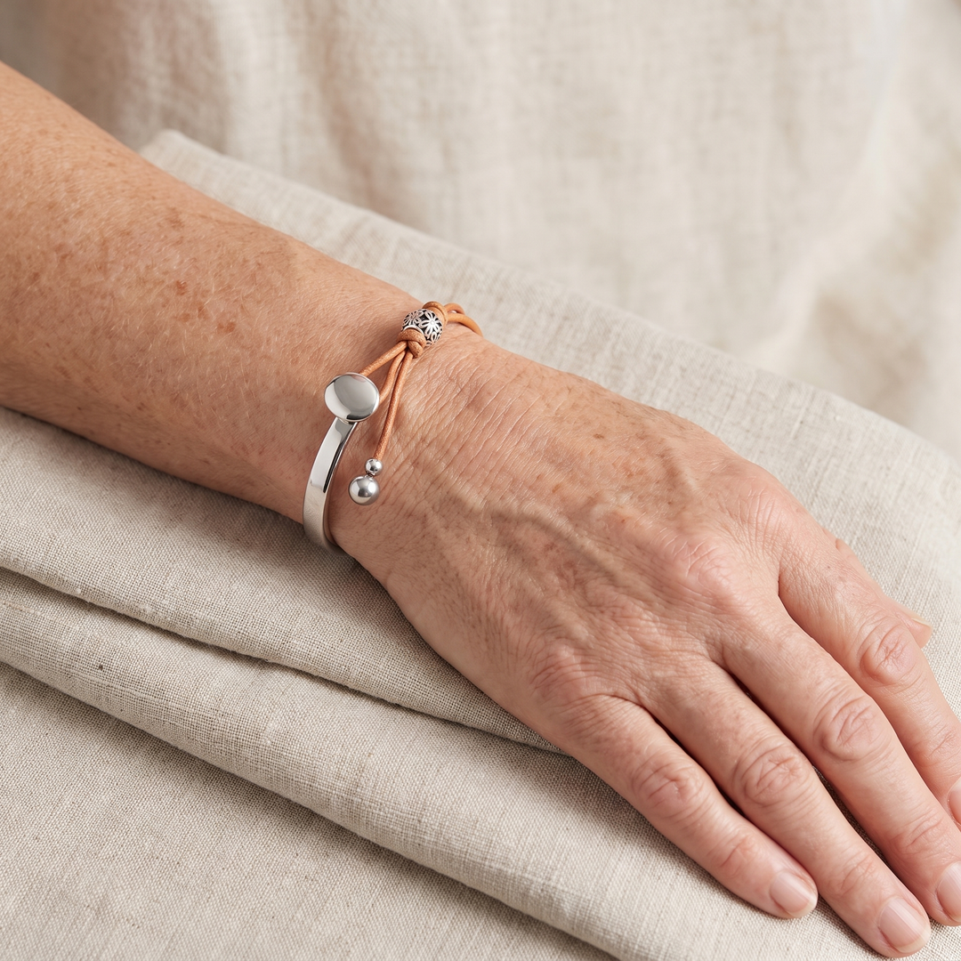 BEATRICE | DISC CHARM LEATHER CUFF BRACELET