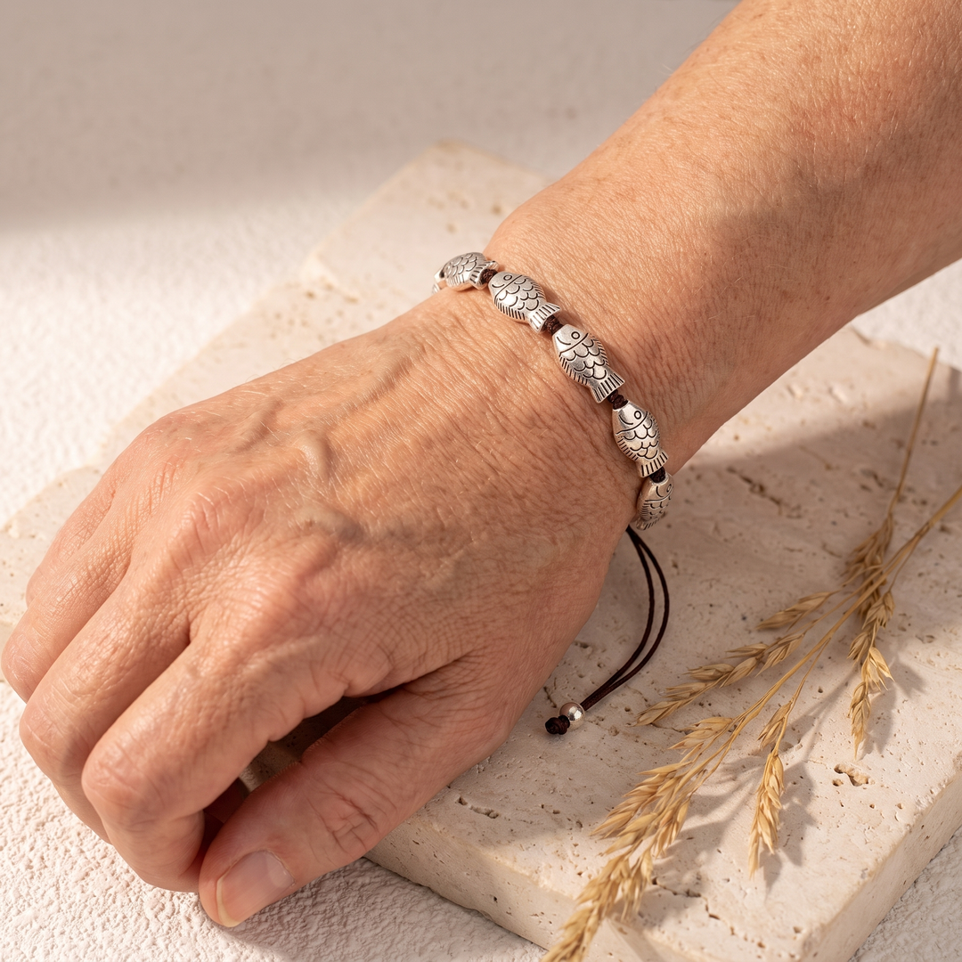 CORDELIA | SILVER FISH BEAD CORD BRACELET