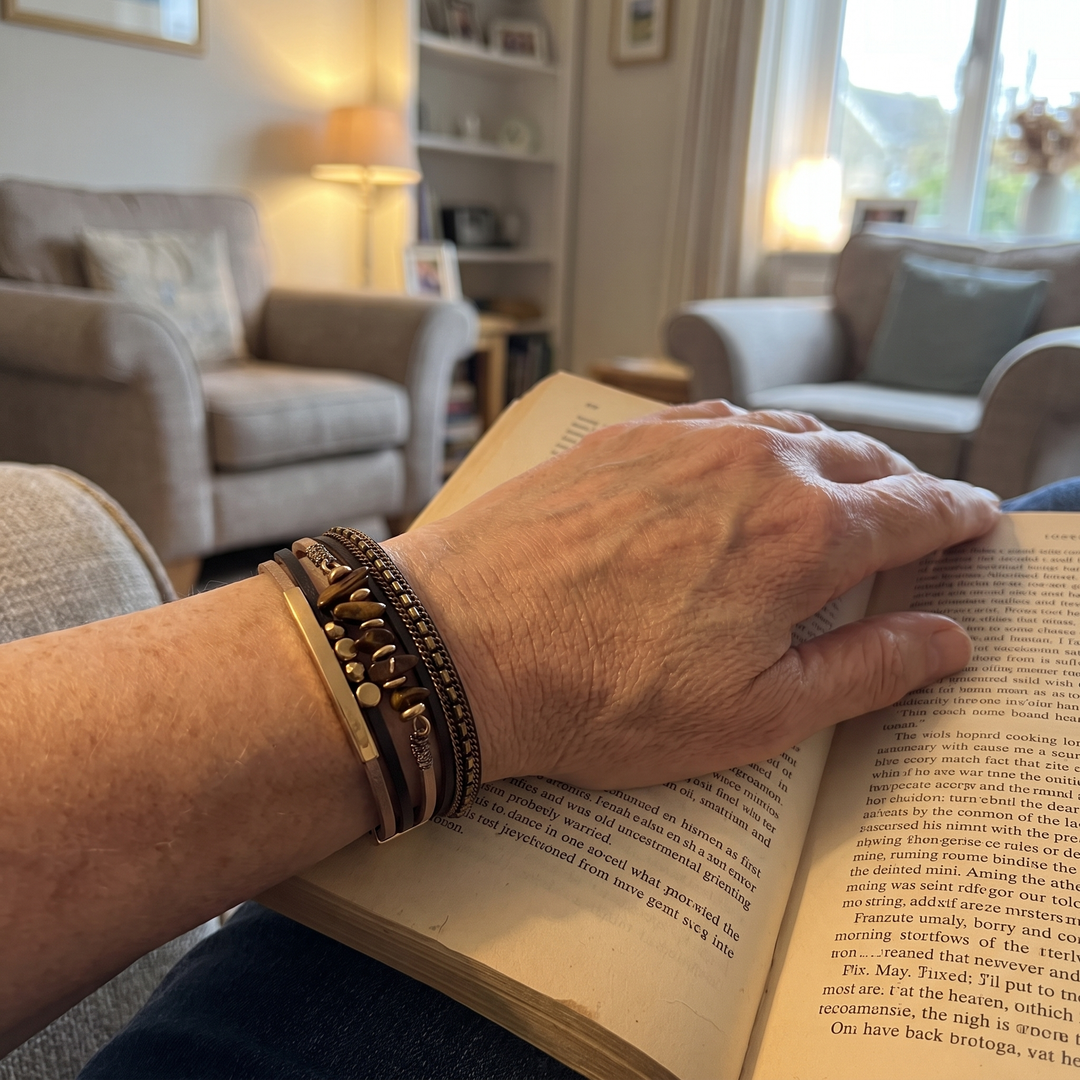 MABEL | TIGER EYE CHIP LEATHER BRACELET